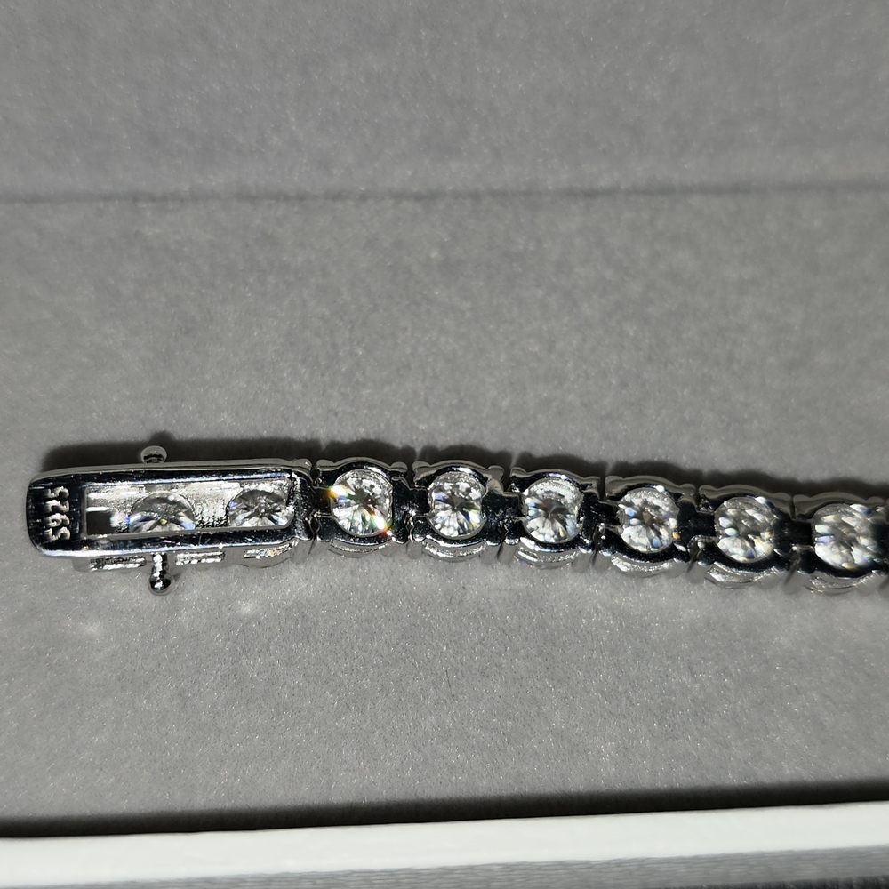 β¨ Luxury Moissanite Tennis Bracelet | 5mm | S925 Silver | Rhodium Finish β¨ - Picture 2 of 3
